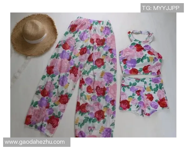 夏季泳装购物指南精挑细选，时尚潮流与舒适并重，打造完美海滩造型